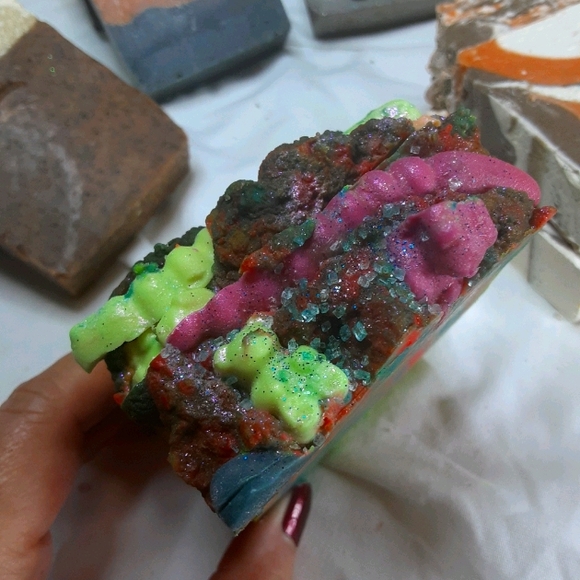 6 soap sampler Fall theme Halloween - Picture 2 of 14